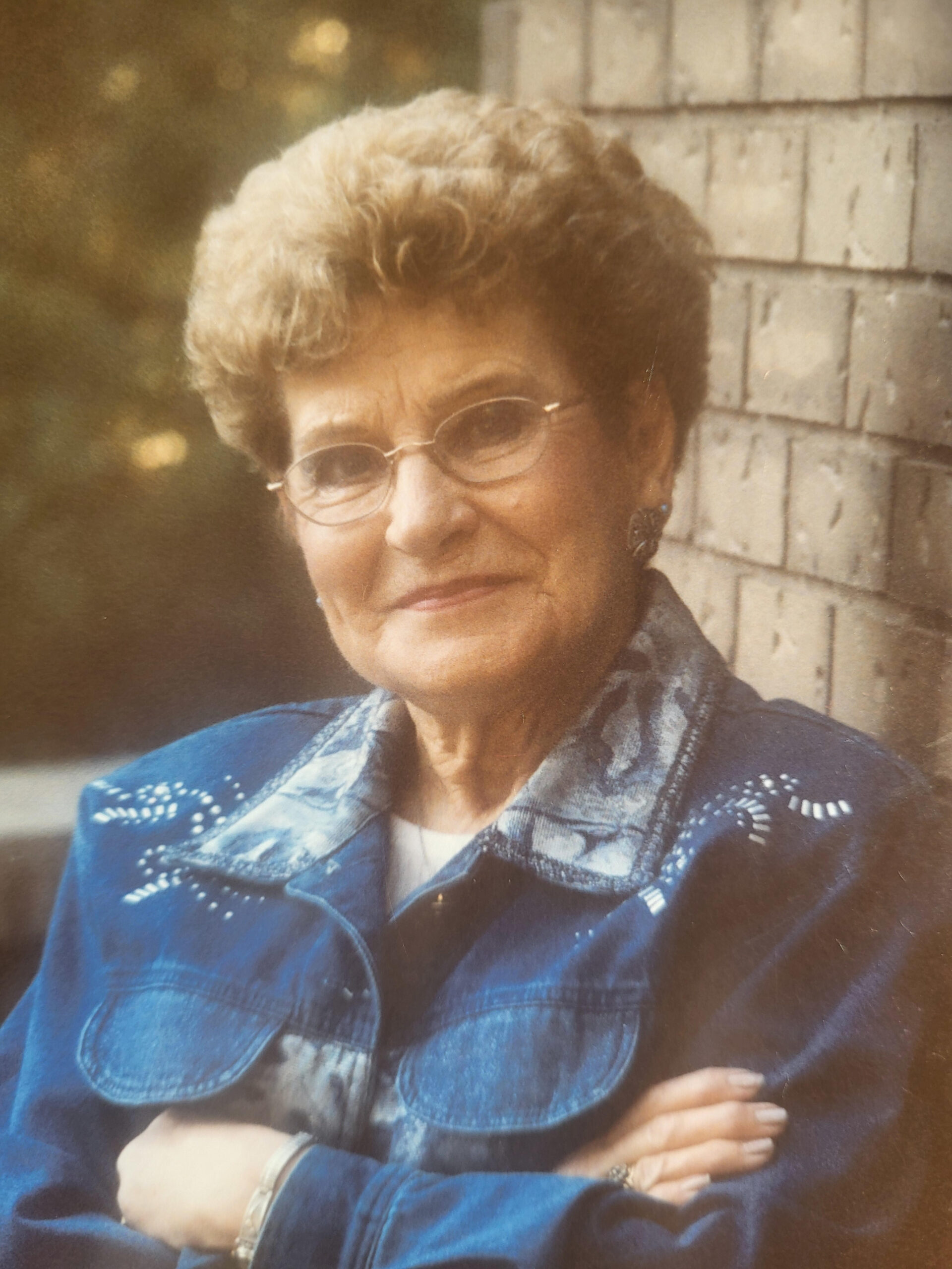 Luverna Gossen's life and contributions.